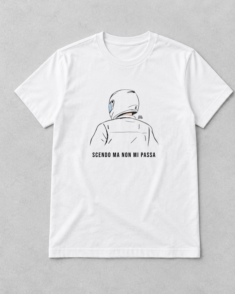 T-shirt bianca «Scendo ma non mi passa» — RetroPosterGarage